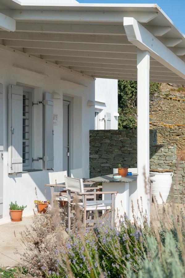 הוילה Exámbela Grey House מראה חיצוני תמונה