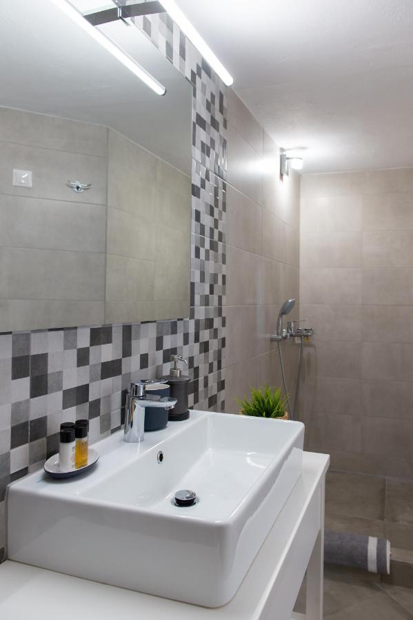 הוילה Exámbela Grey House מראה חיצוני תמונה