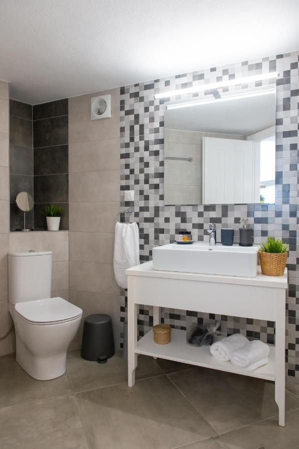הוילה Exámbela Grey House מראה חיצוני תמונה