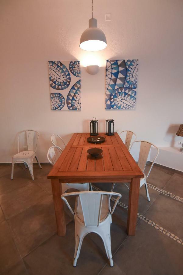 הוילה Exámbela Grey House מראה חיצוני תמונה