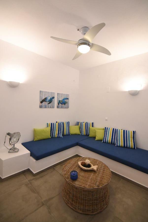 הוילה Exámbela Grey House מראה חיצוני תמונה