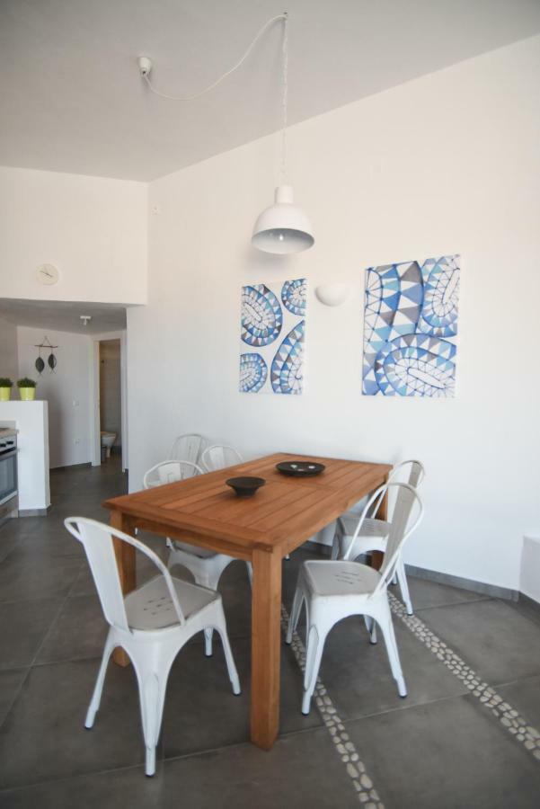 הוילה Exámbela Grey House מראה חיצוני תמונה